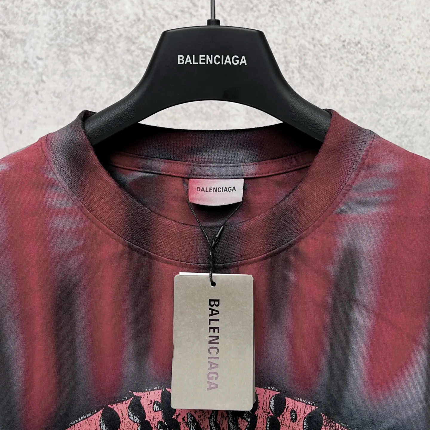 💰P 115 【 . Quality】BALENCI*GA/ .SS 26 New Arrival 。 T 。 ， . Authentic 。 ！ ZP 。 260 ， . ， ， 。 。 ， 。 OS . Same Style ：BL 263788 ：Black，White Size：XS S M L
